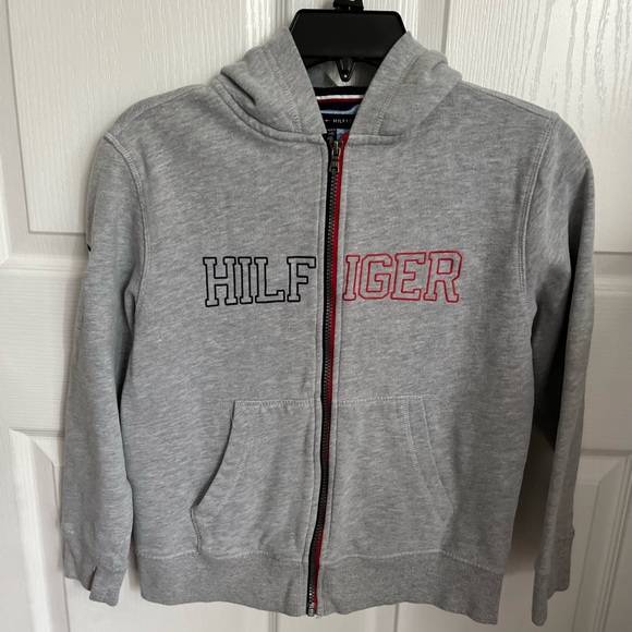 Boys Tommy Hilfiger Tops - Picture 3 of 3